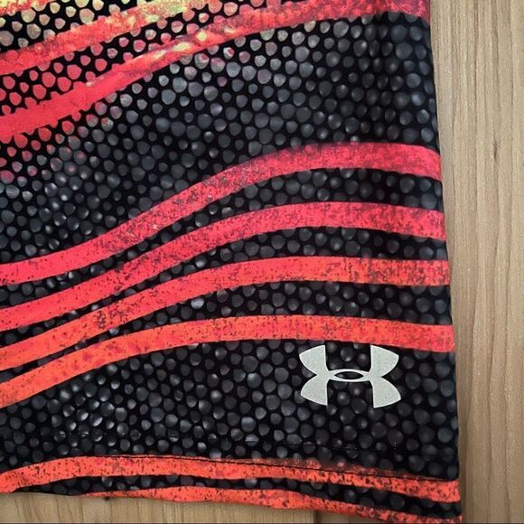 NEW Under Armour Boys Volley Swim Trunks in Atomic Wave Pattern Size 3T‎ - Picture 4 of 5